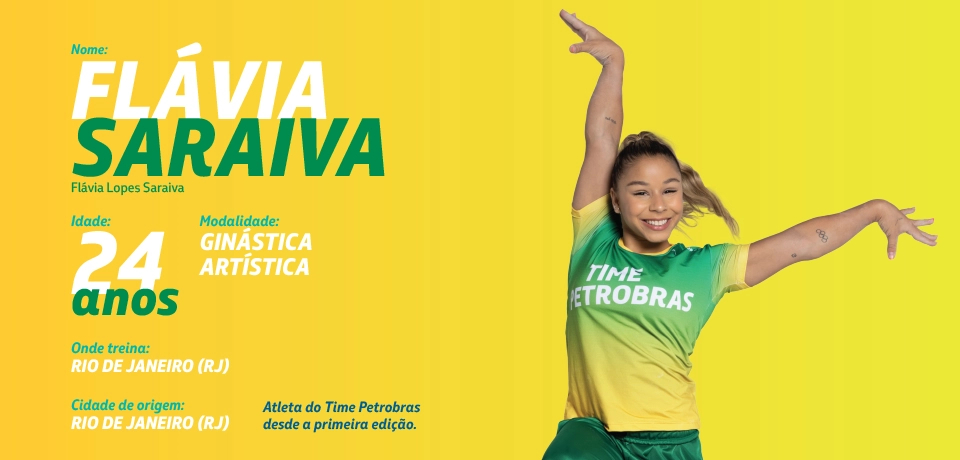 Evandilson Neto posing for the photo wearing a T-shirt with the words 'Petrobras Team' stamped on it.