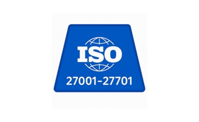 Selo azul da ISO com o texto ISO 27001–27701 em destaque.