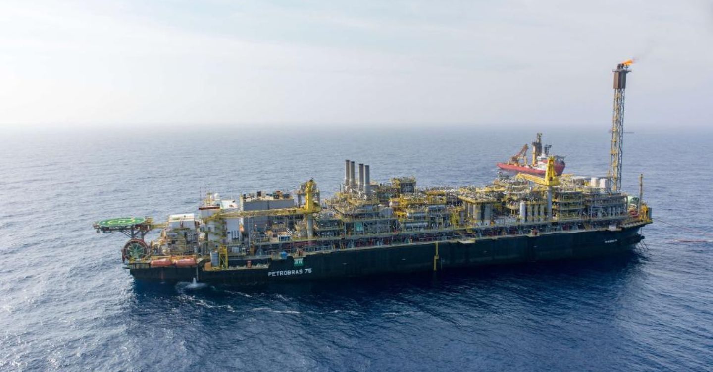 Plataforma P-75, da Petrobras, operando no Campo de Búzios.