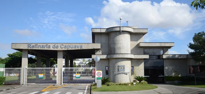Photo of the entrance to the Capuava Refinery
