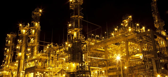 Night view of the Regap Refinery tubes
