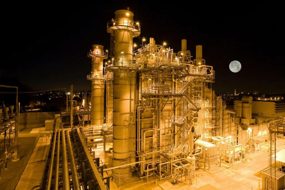 Photograph of a refinery for exploration and production of natural gas