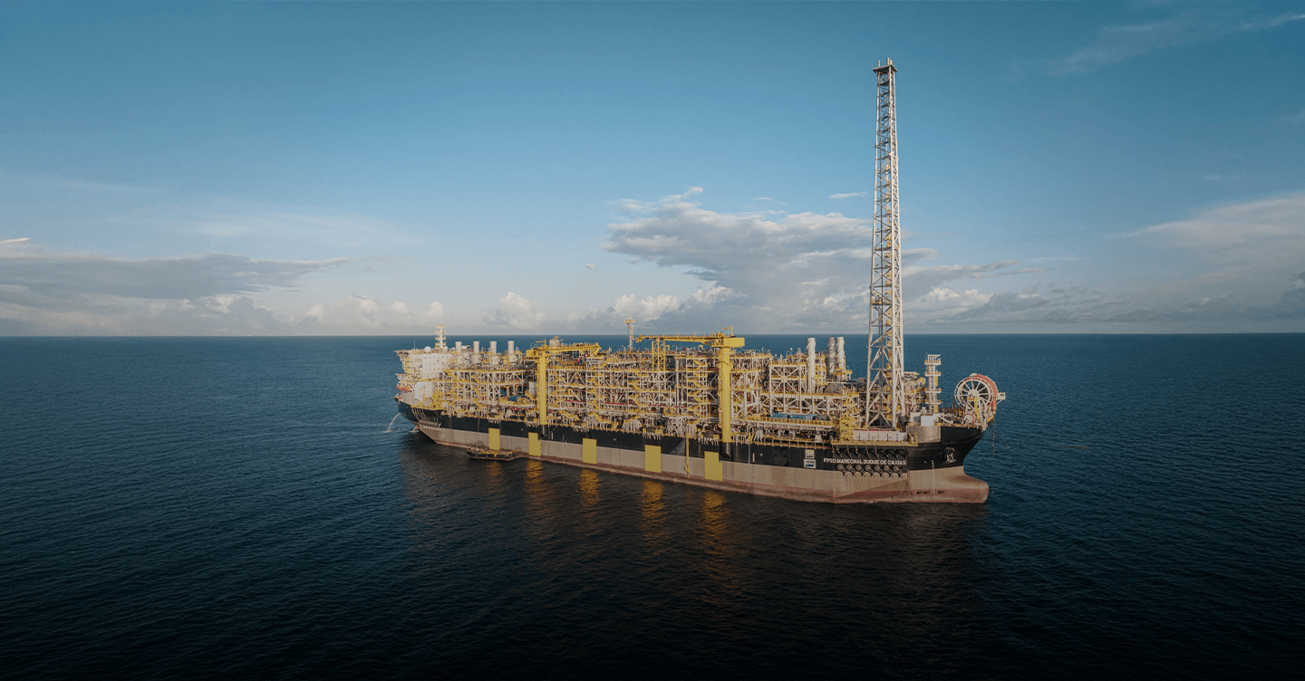 FPSO Marechal Duque de Caxias em alto mar.