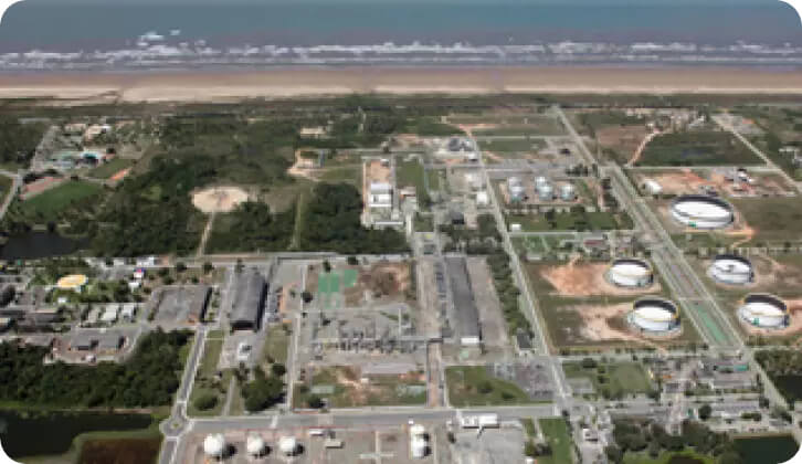 Picture of the Petrobras Barra do Riacho logistics terminal.