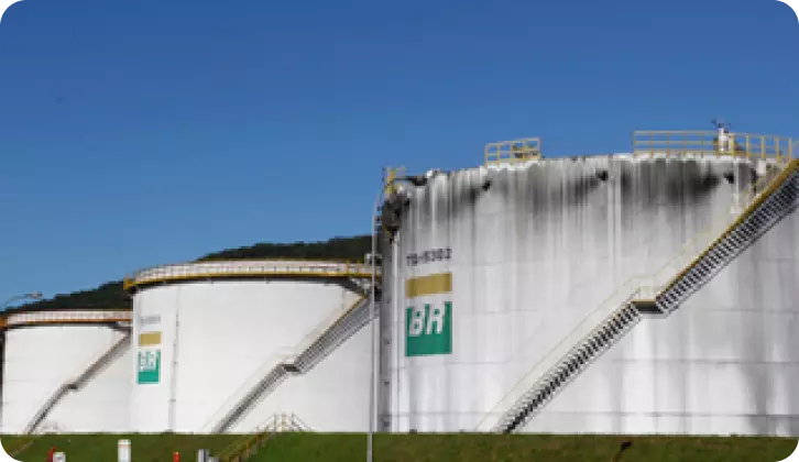 Picture of the Petrobras logistics terminal in Biguaçu.