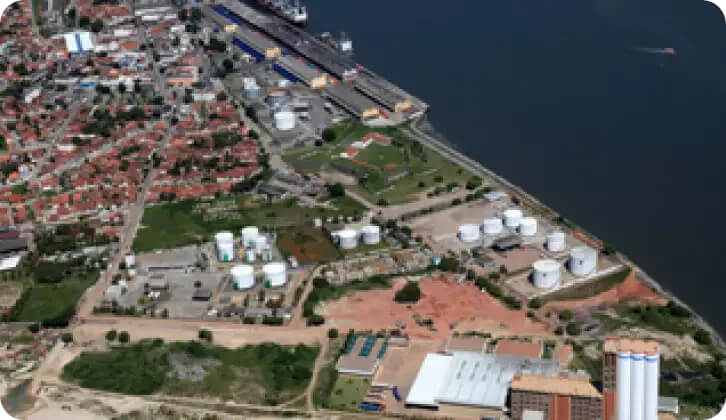 Picture of the Petrobras logistics terminal in Cabedelo .