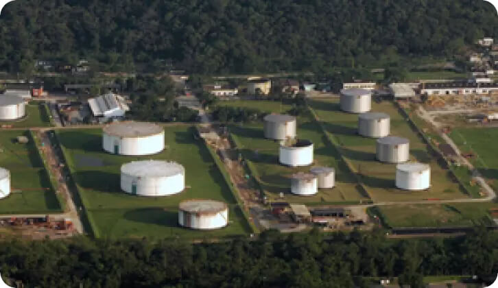 Foto do terminal logístico de Cubatão, da Petrobras.