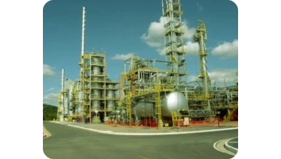 Foto de unidade de hidrotratamento de diesel em refinaria da Petrobras.