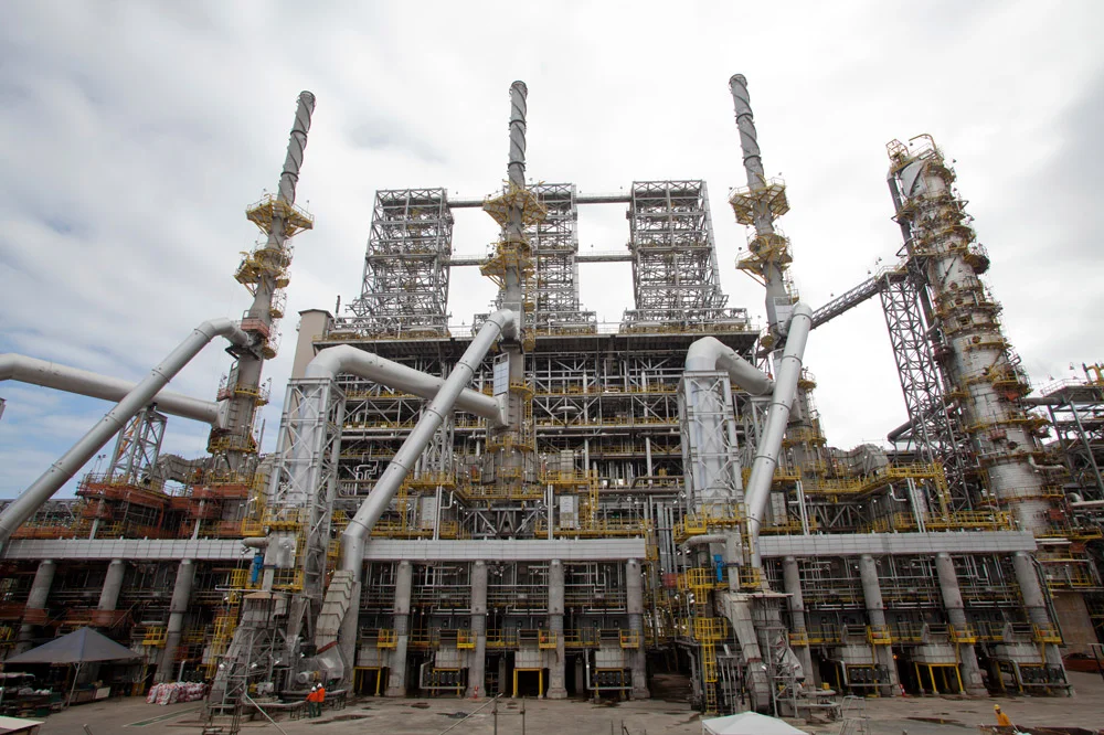 Photo of the structure of the Abreu Lima refinery