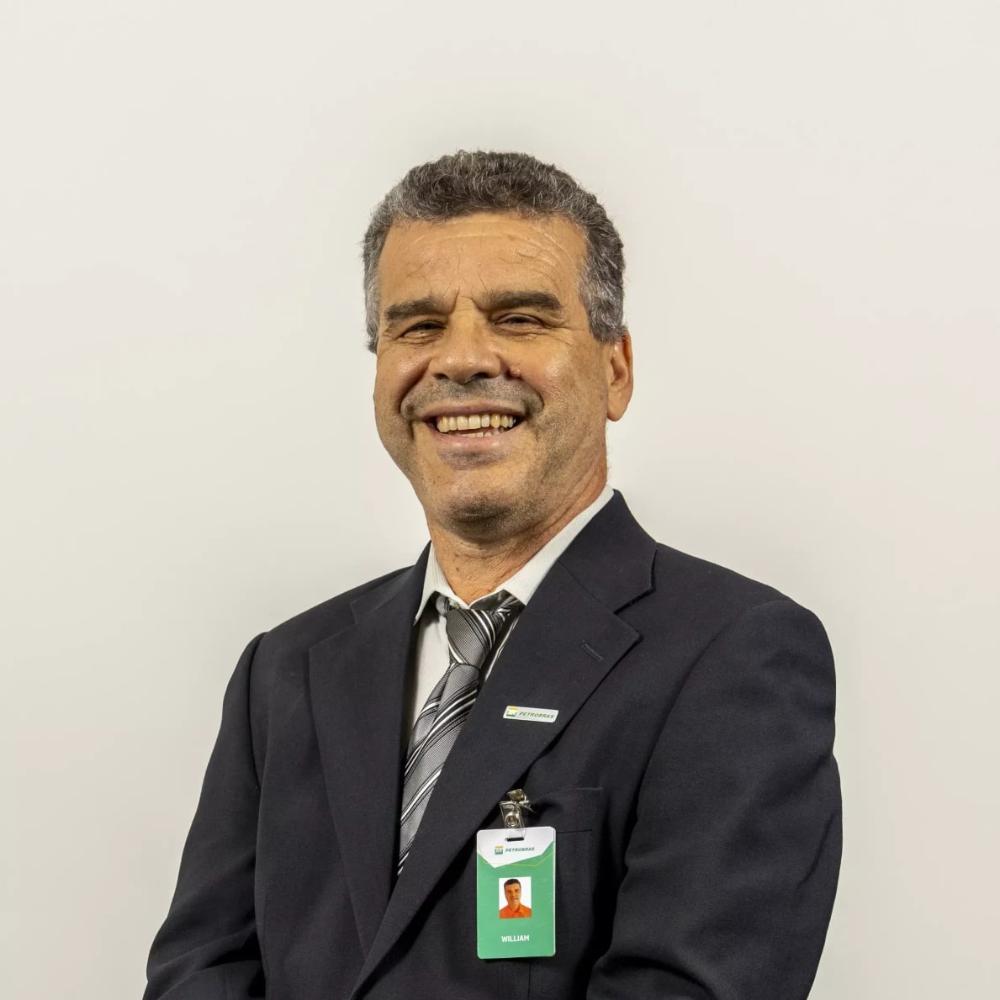 Foto do rosto de William França da Silva, Diretor Executivo de Processos Industriais e Produtos da Petrobras.